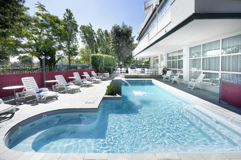 Hotel Bikini Rimini Exterior photo